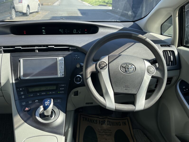 
								2021, Toyota Prius Black full									